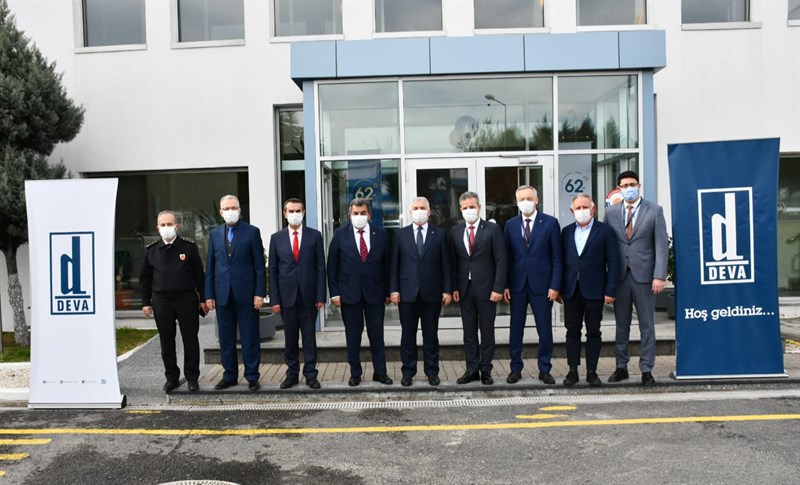 vali aziz yildirim saray aliminyum u deva ilac fabrikasi ni ve henateks tekstil fabrikasi ni ziyaret etti