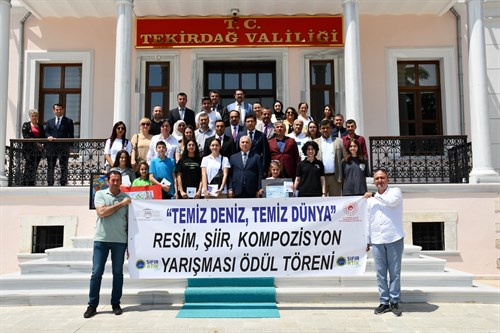 Çevre Haftası Kapsamında Düzenlenen Yarışmalarda Dereceye Giren Öğrencilere Ödülleri Vali Yıldırım Tarafından Verildi