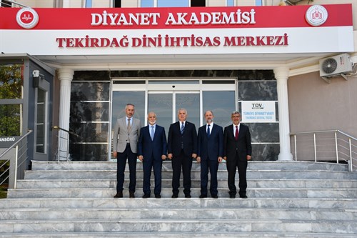 Vali Aziz Yıldırım Tekirdağ Dini İhtisas Merkezi Aday Din Görevlileri Mesleğe Hazırlık Eğitimi 1. Dönemi Açılış Programı’na Katıldı