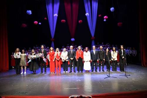 Vali Soytürk ve Eşi Nurdan Soytürk Çocuk Bayramı Konseri’ne Katıldı