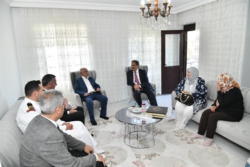 Vali Vekili Güler ve Eşi Nuray Güler Şehit Ailesinin Bayramını Kutladı